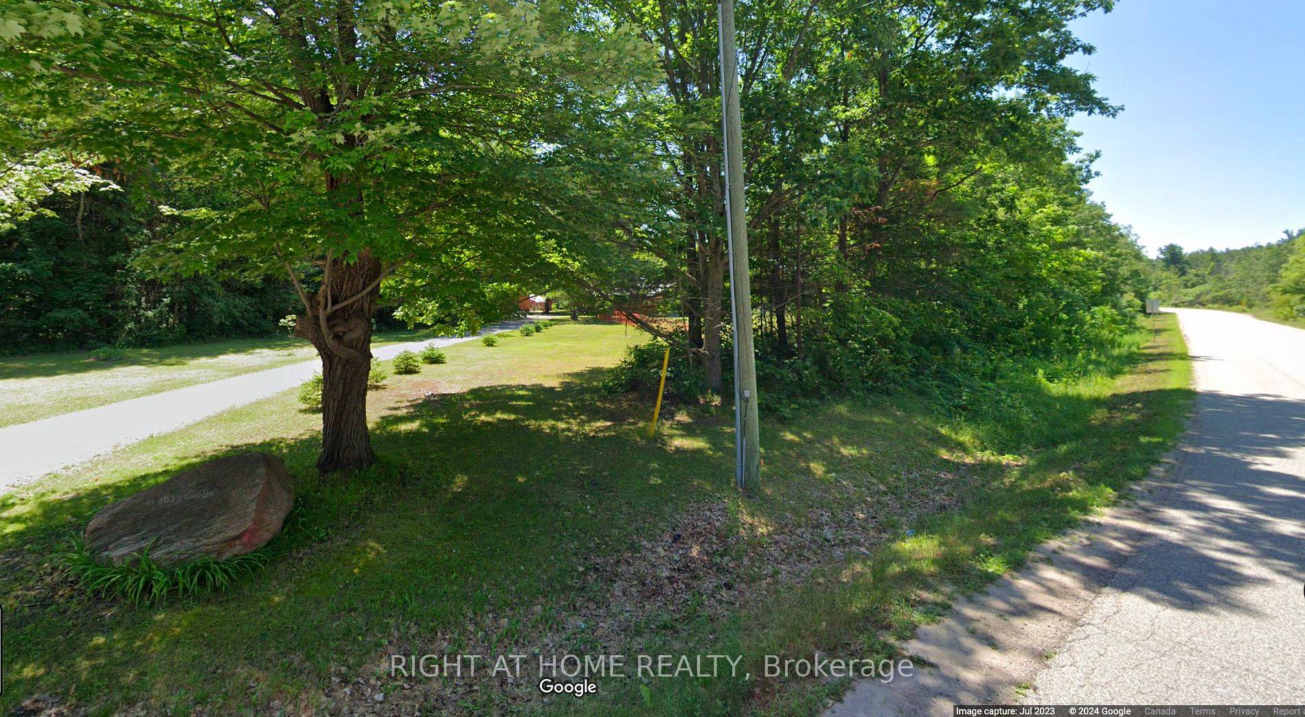 Premium Huge 21. 16 Acres Private Lot W 2132 Feet Frontage !