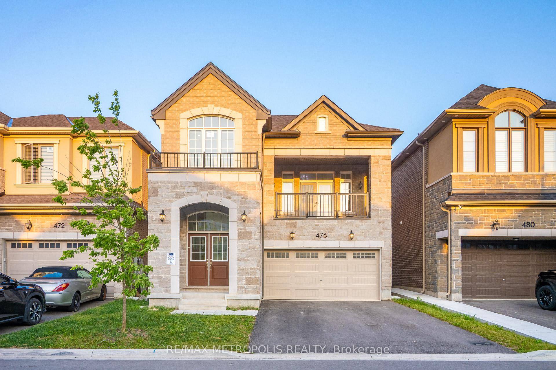 Luxurious 3 Year Old Detached Home in the Heart of Milton !