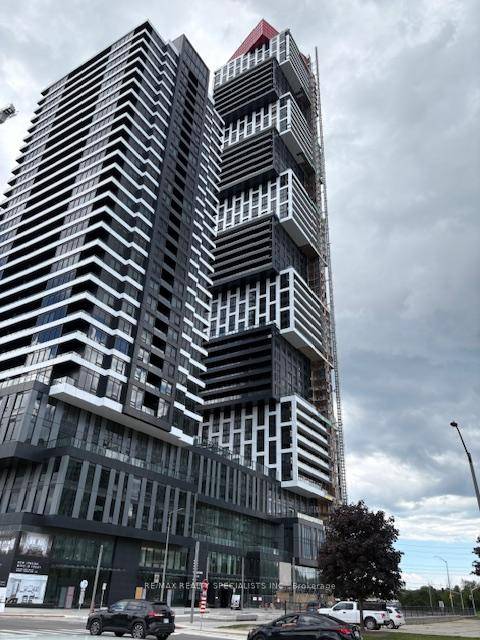 2 Bedroom, One bath corner suite at the Brand New and highly sought after Exchange District at Square One.
