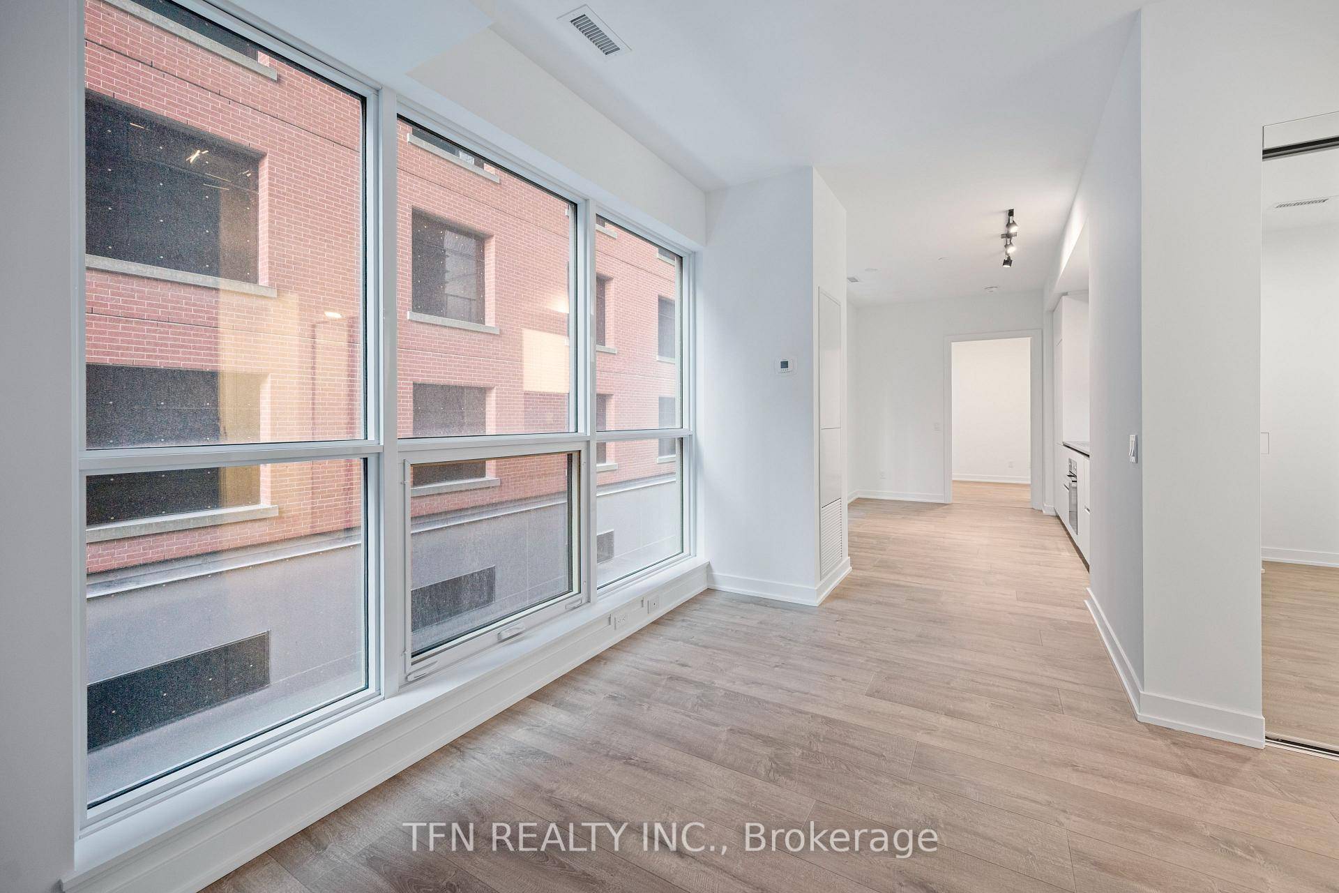 Empire Maverick 1 Bedroom, 1 Den, 2 Bathrooms, 753 sq.