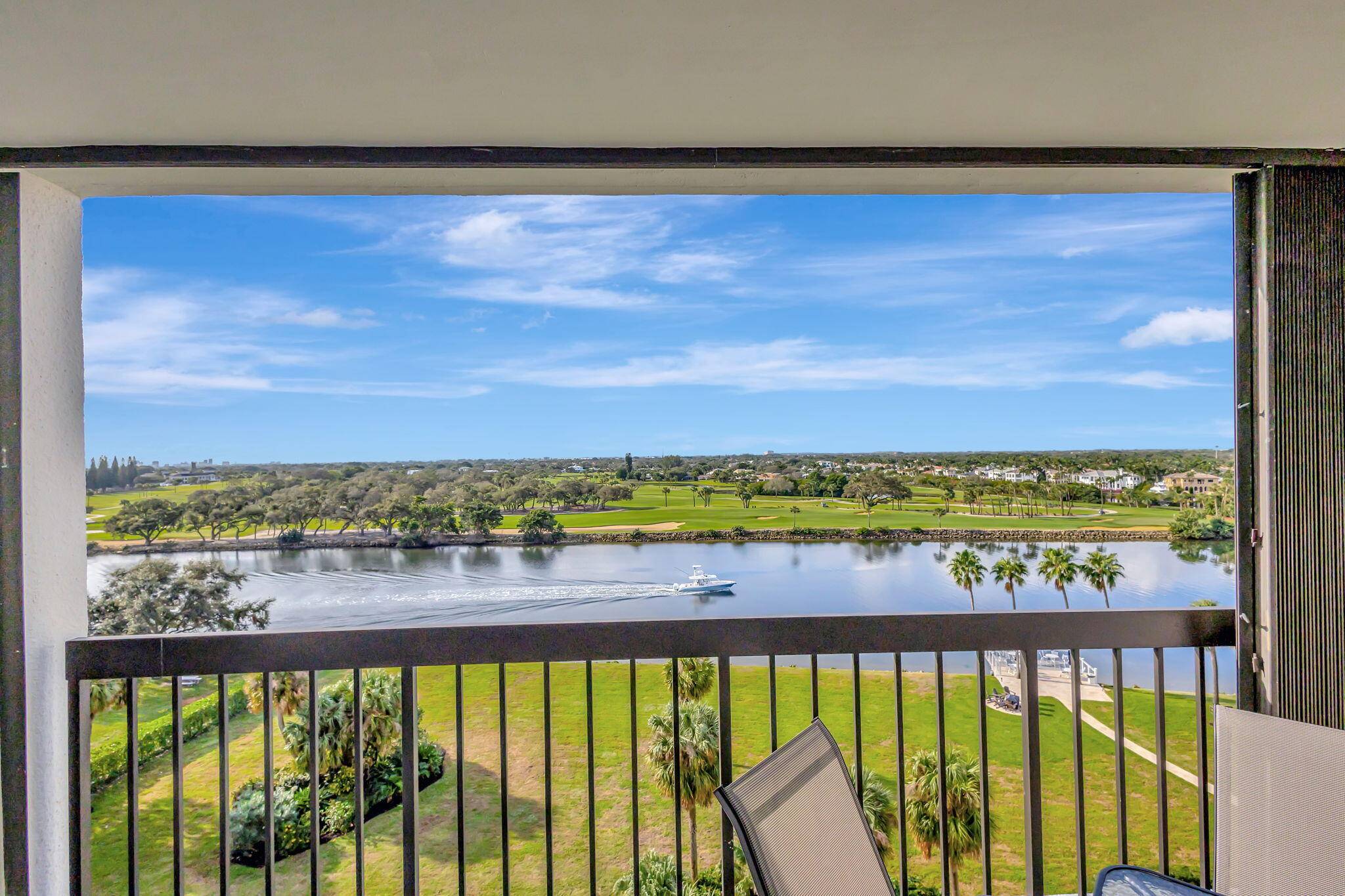 Scenic water, golf, and city views that never get old.