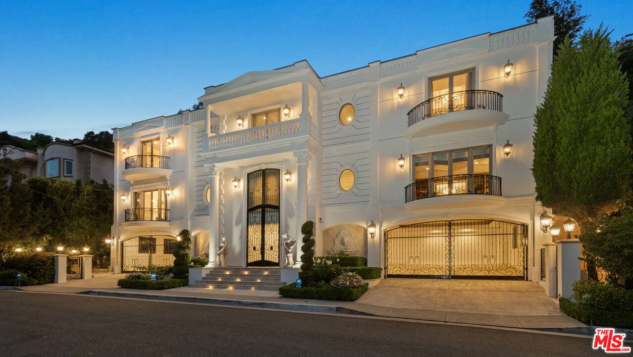 1455  N Robmar Dr 5.0 Beverly Hills LA