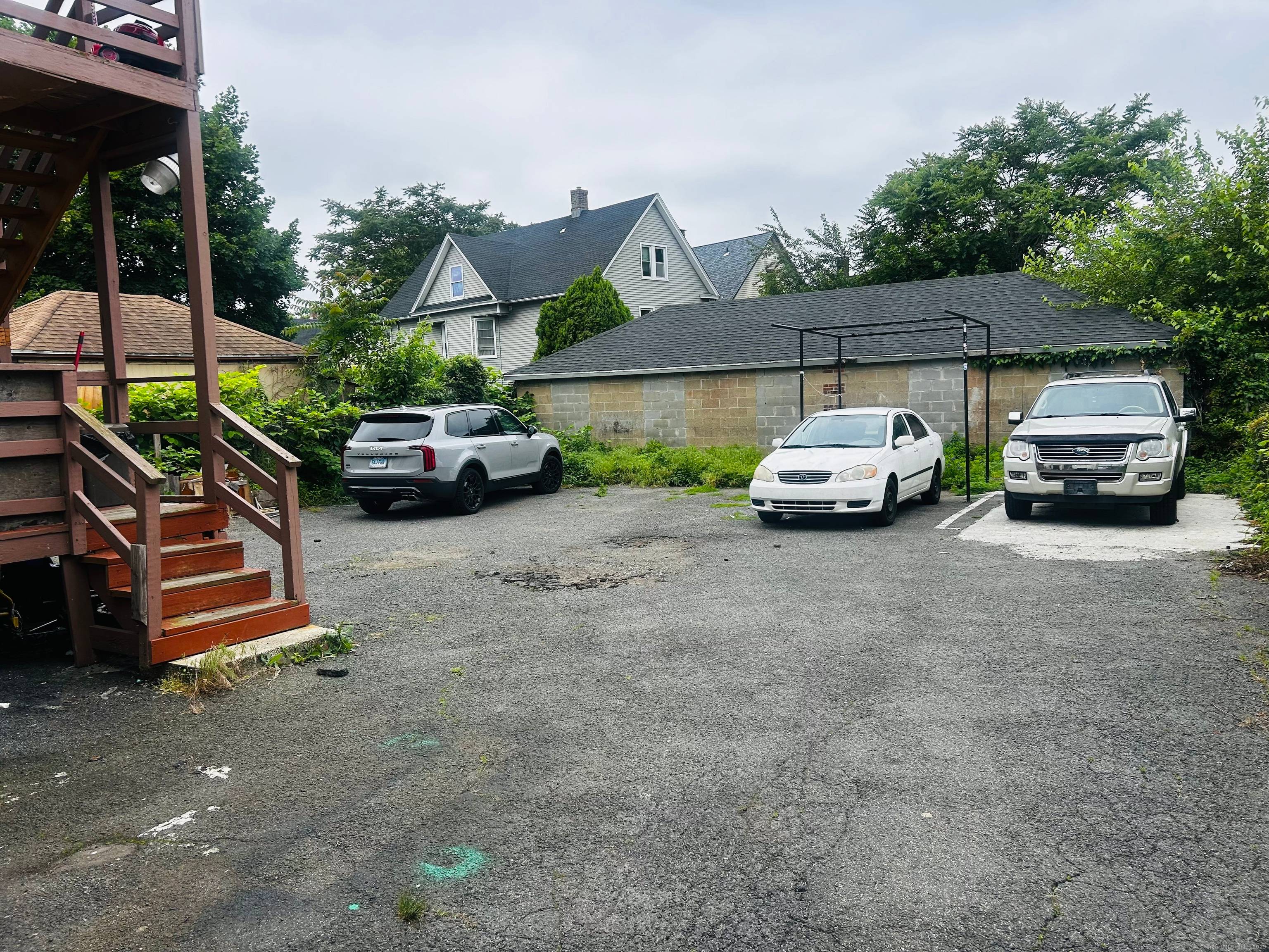 Investor Special ! Don't miss this rare 4 unit multifamily in the heart of Bridgeport.