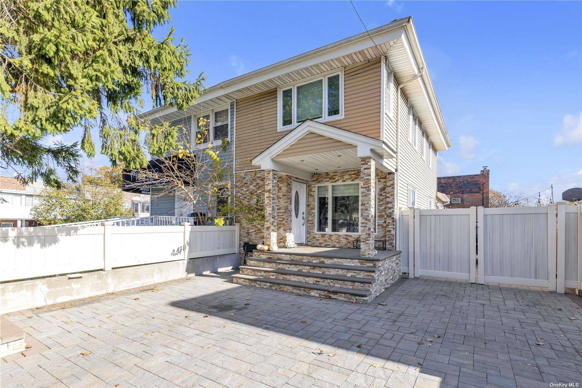 Welcome to this beautifully maintained 3 bedroom, 2.