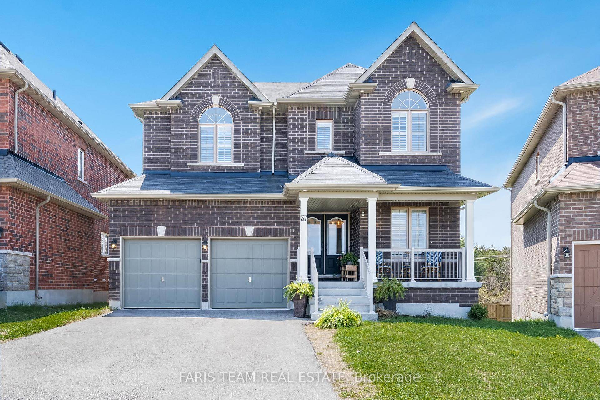 Top 5 Reasons You Will Love This Home 1 Welcome to 37 Muirfield Drive, an executive seven bedroom home situated on a desirable pie shaped lot with a 95K premium ...