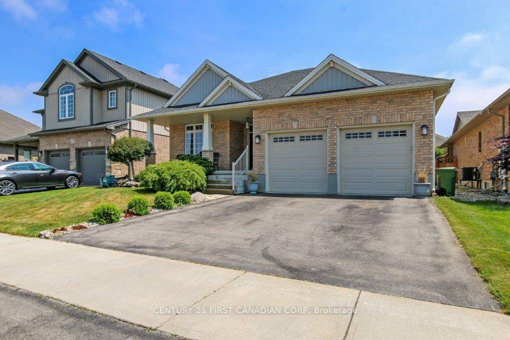 Welcome to this beautiful home located in an upscale neighbourhood of Shaw Valley.