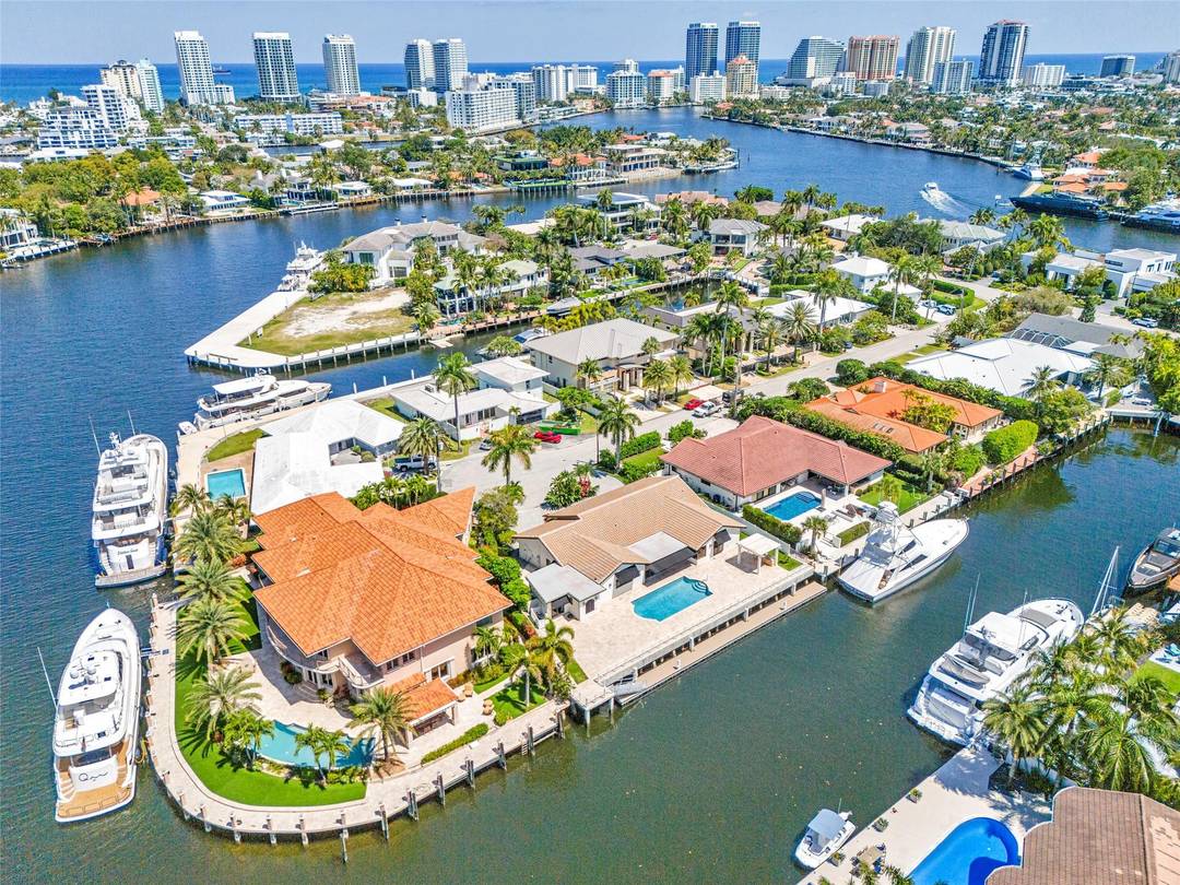 LOWEST PRICED LAS OLAS DOWNTOWN FTL AREA WATERFRONT ESTATE UNDER 6M WITH 120' OF DEEPWATER !
