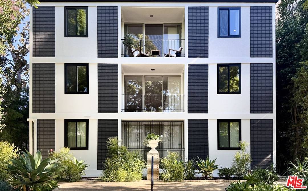 414  N Palm Dr 2BR Beverly Hills Post Office | B.H.P.O. La