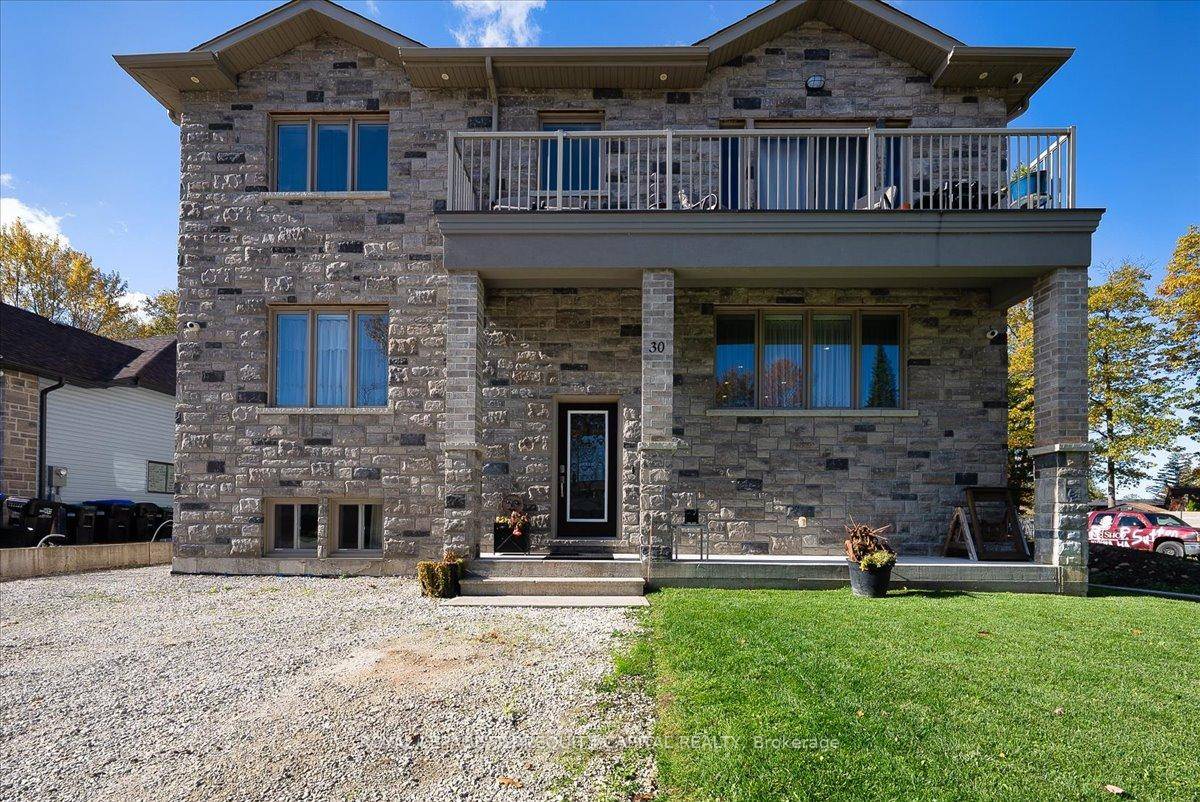 Discover an exceptional opportunity with this modern LEGAL TRIPLEX that is NOT UNDER RENT CONTROL, ideally situated in a quiet, desirable area close to shopping, restaurants, public transit, the Nottawasaga ...