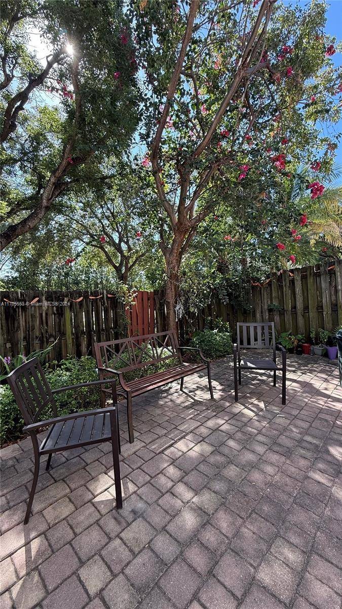 Opportunity to make this townhome your dream home in Antillas on the Island of Doral.