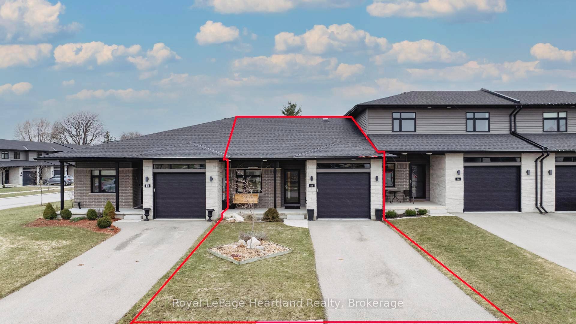 Beautiful Modern design Energy Efficient Bungalow Home located in trendy neighbourhood in south Exeter !