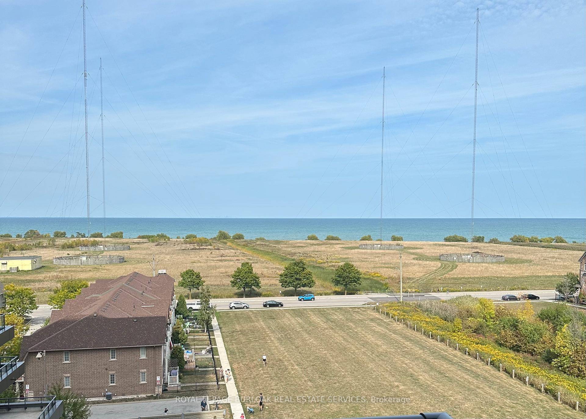 Prime panoramic views of Grimsby Beach from 1 1 Bedroom Condo located in sought after Waterfront Community.