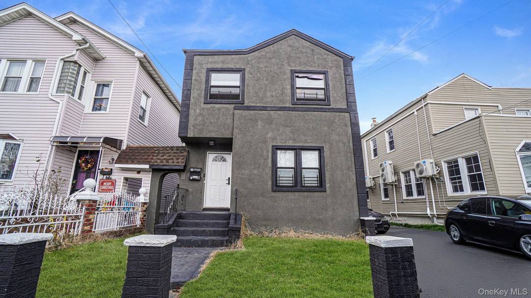 Charming Legal 2Family Home in the heart of Rosedale !