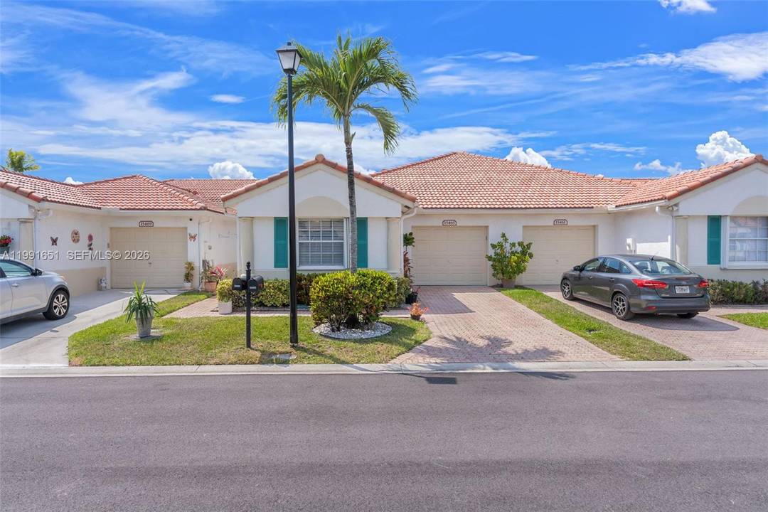 LOOKING TO LIVE AND ENJOY A FULLY PROFESSIONALLY UPDATED THREE BEDROOM HOME IN THE HEART OF DELRAY BEACH ?