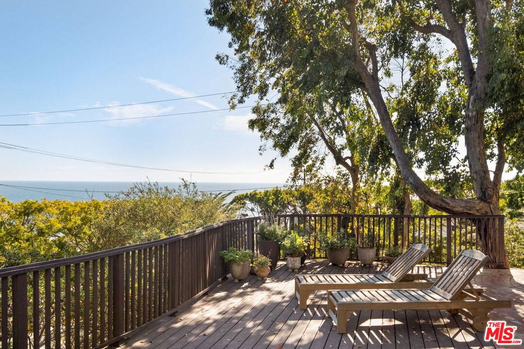 11498   Tongareva St 4BR Malibu La