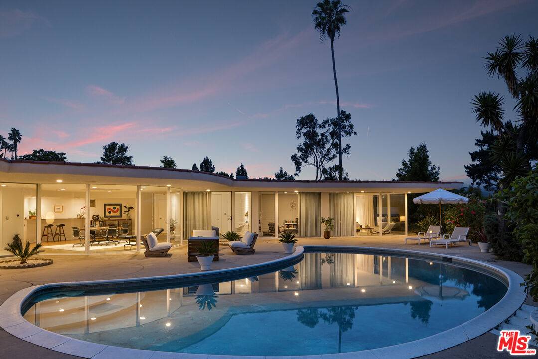 2050 Westridge Rd 4BR Brentwood La