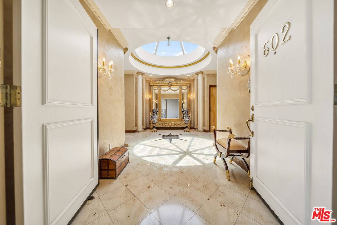 425 N Maple Dr 6BR Beverly Hills Post Office | B.H.P.O. La