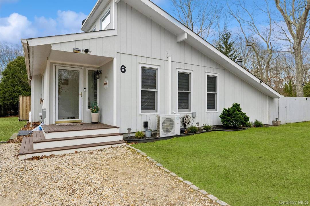 Stunning Ranch Home Tucked into the Coveted Hamlet of Springs in East Hampton.