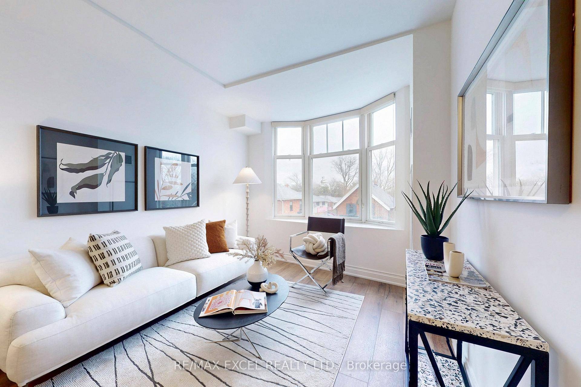 Elegant Urban Living in Markham Village 699 sq ft residence featuring 1 Bedroom Separate Den and Underground Parking.