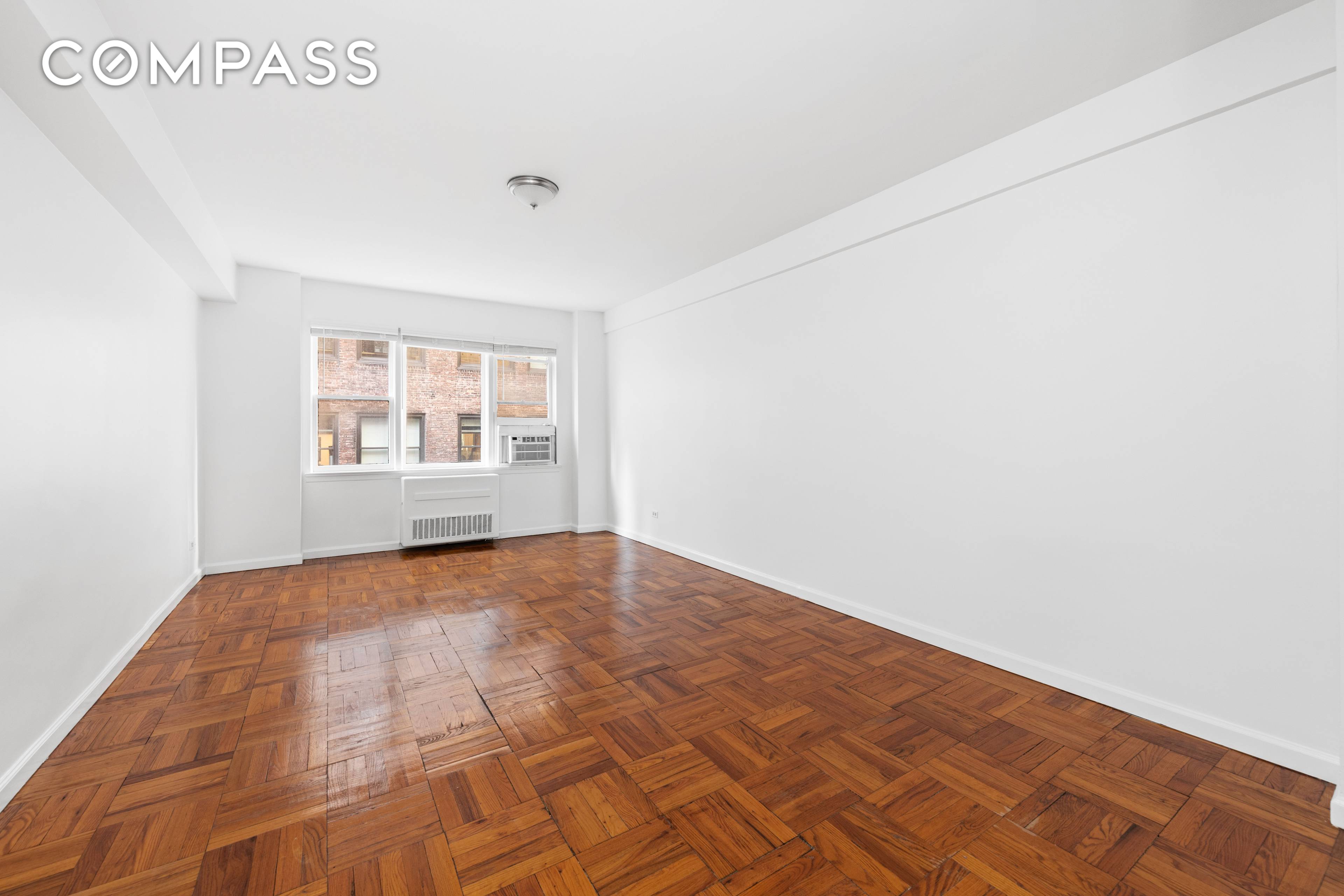 Sizeable studio condo in the heart of Turtle Bay !
