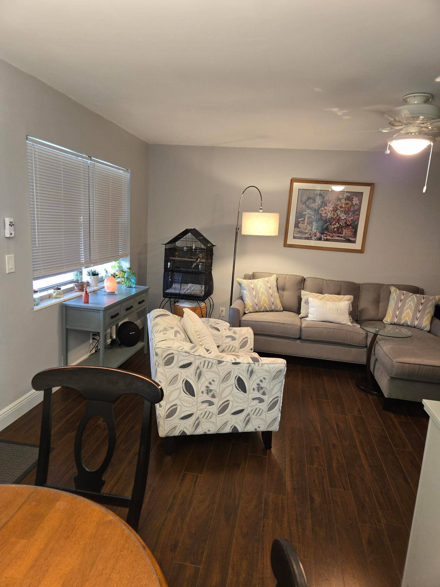 This is a beautiful condo that you will be pleased to call your home.