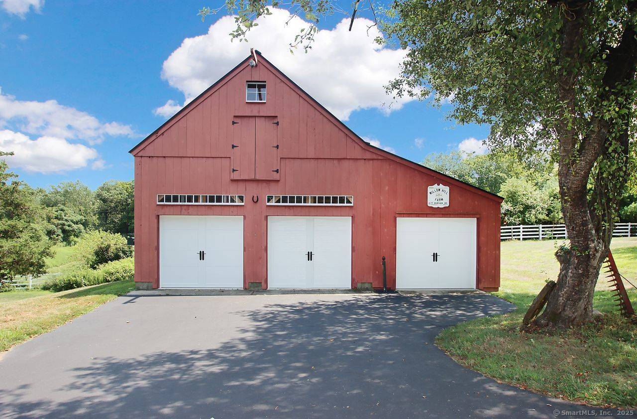 Absolutely pristine and Stunning 3 Bed, 2.