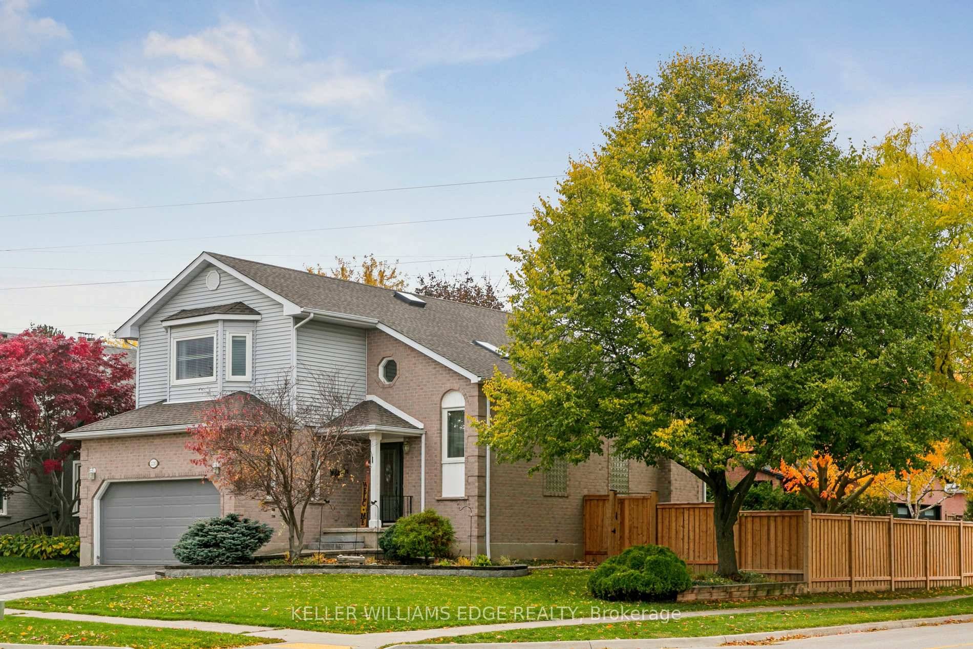 Welcome to this inviting 3 1 bedroom, 4 bathroom family home set on a mature, beautifully landscaped corner lot with a double garage and plenty of curb appeal.