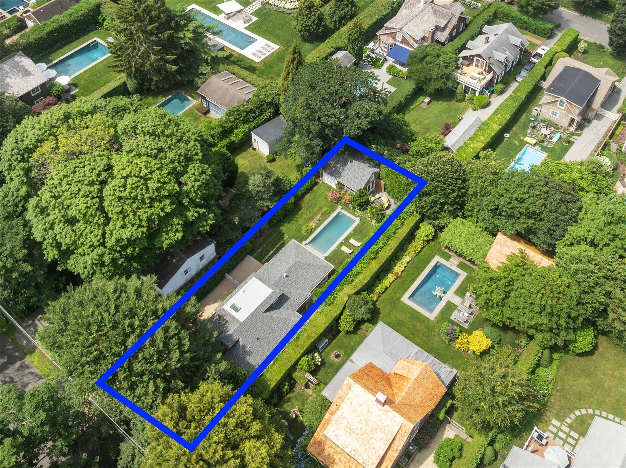 This Southampton Village Cape cod cottage encapsulates the timeless allure and relaxed sophistication of Hamptons living.