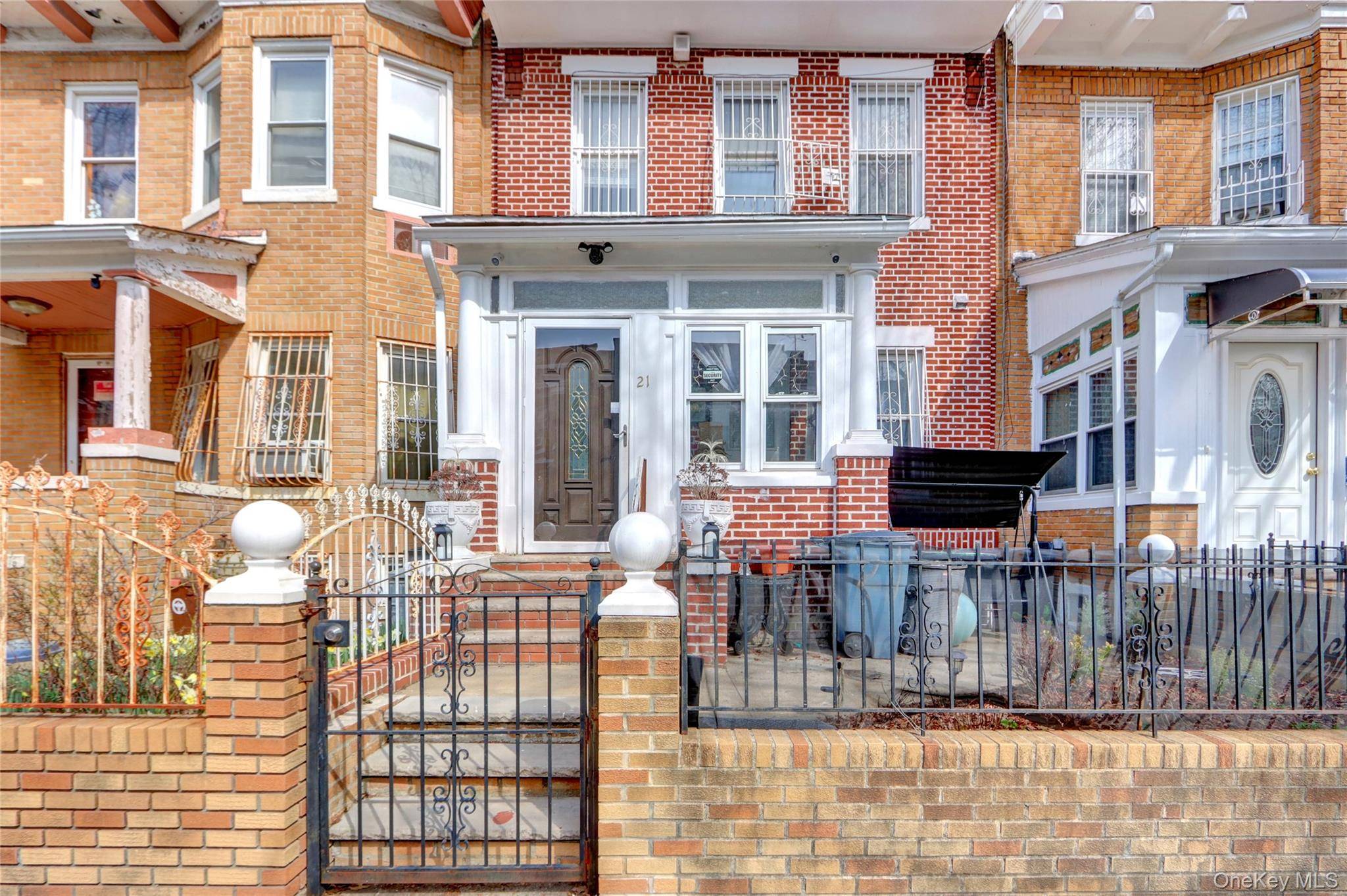 DUPLEX DUPLEX DUPLEX ! ! Do you want to own AND collect ?