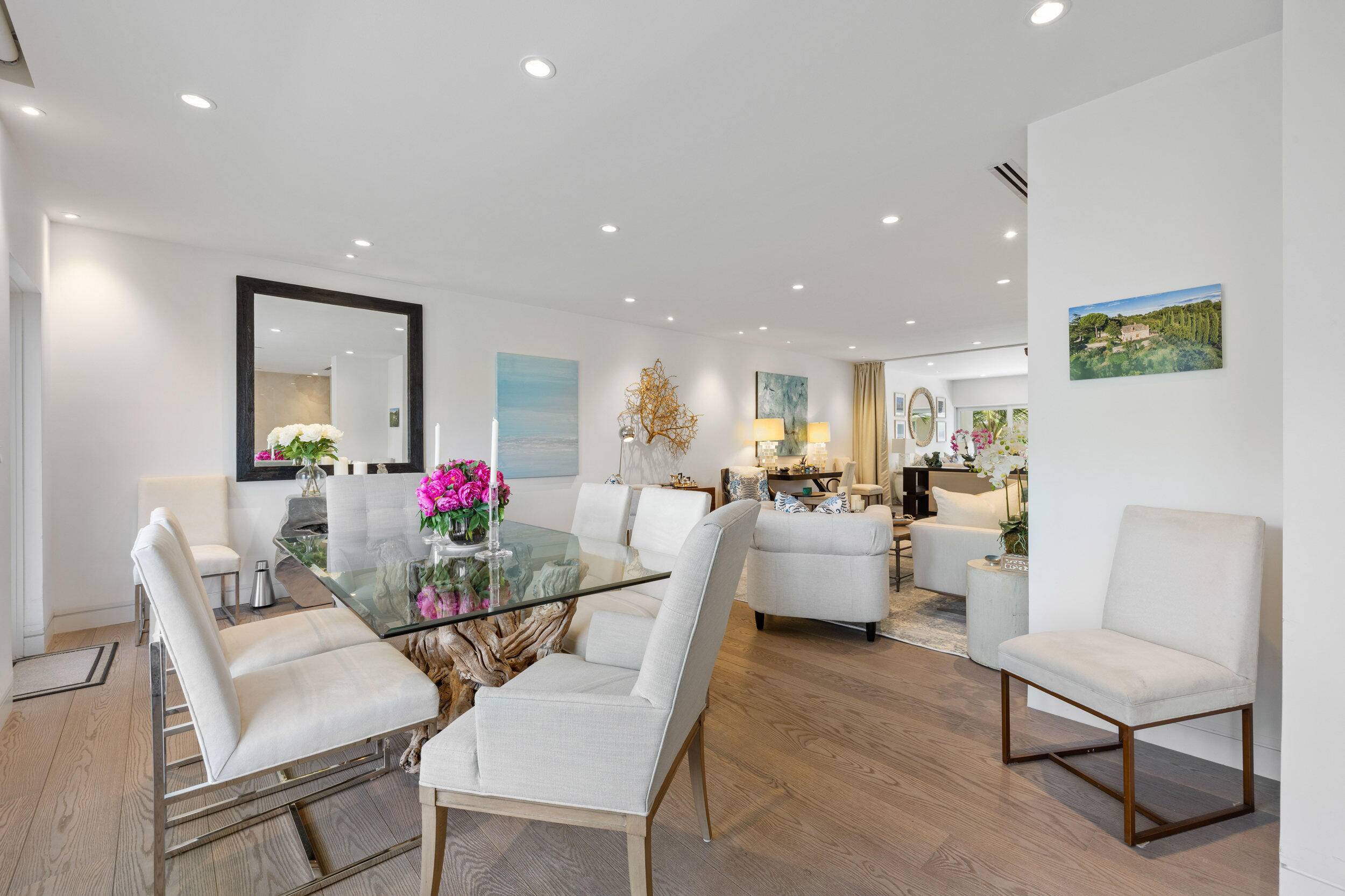 Renovated and move in ready, this 2 bedroom, 2 bathroom condo at 300 S Ocean Blvd is located in one of Palm Beach's most iconic full service buildings.