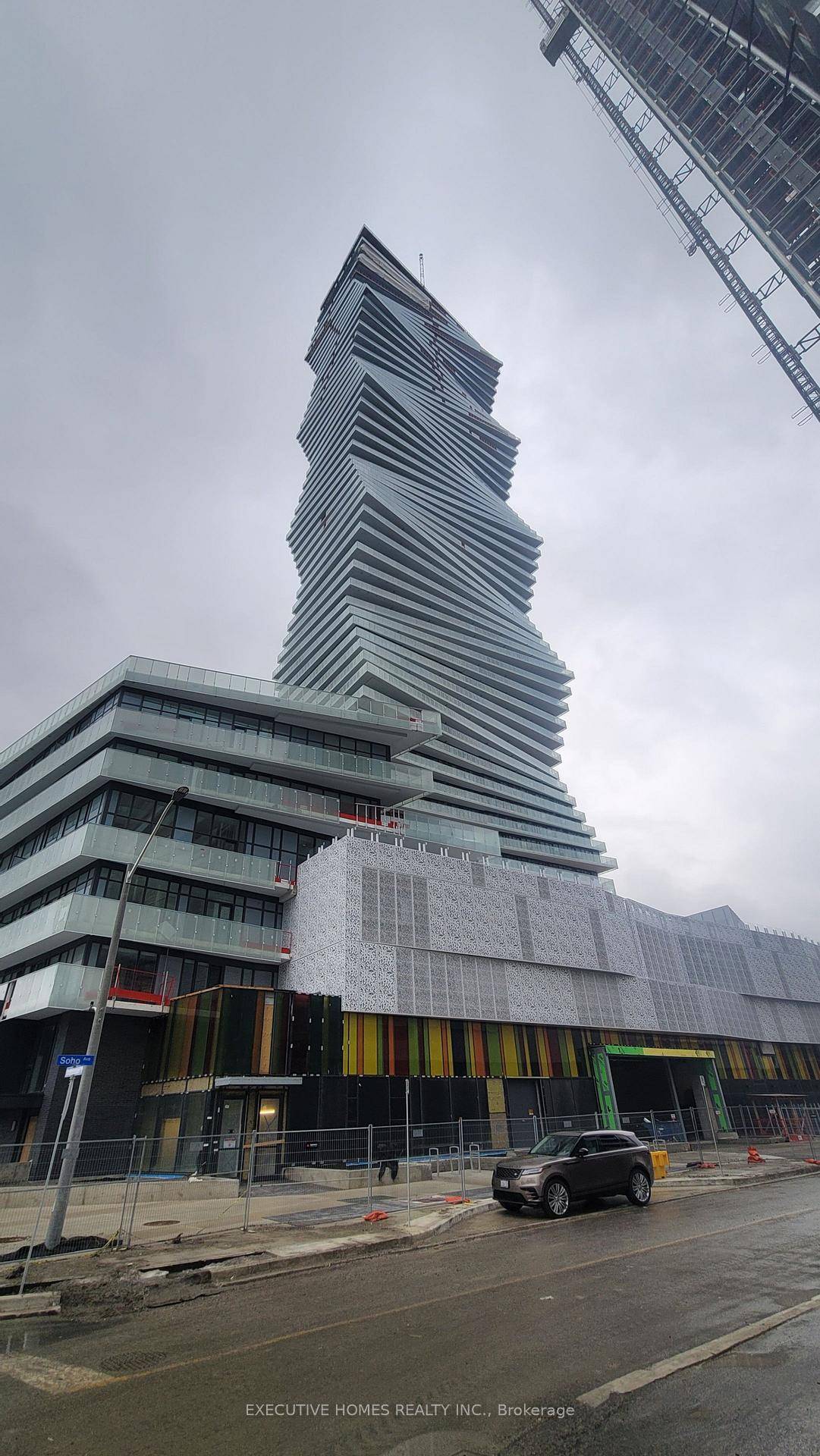 New apartment, walking distance to Square One Mall Mississauga.