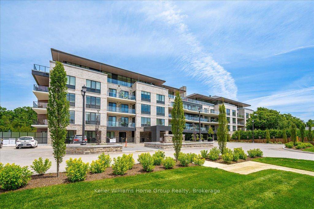 Luxury Living in the Heart of Elora !
