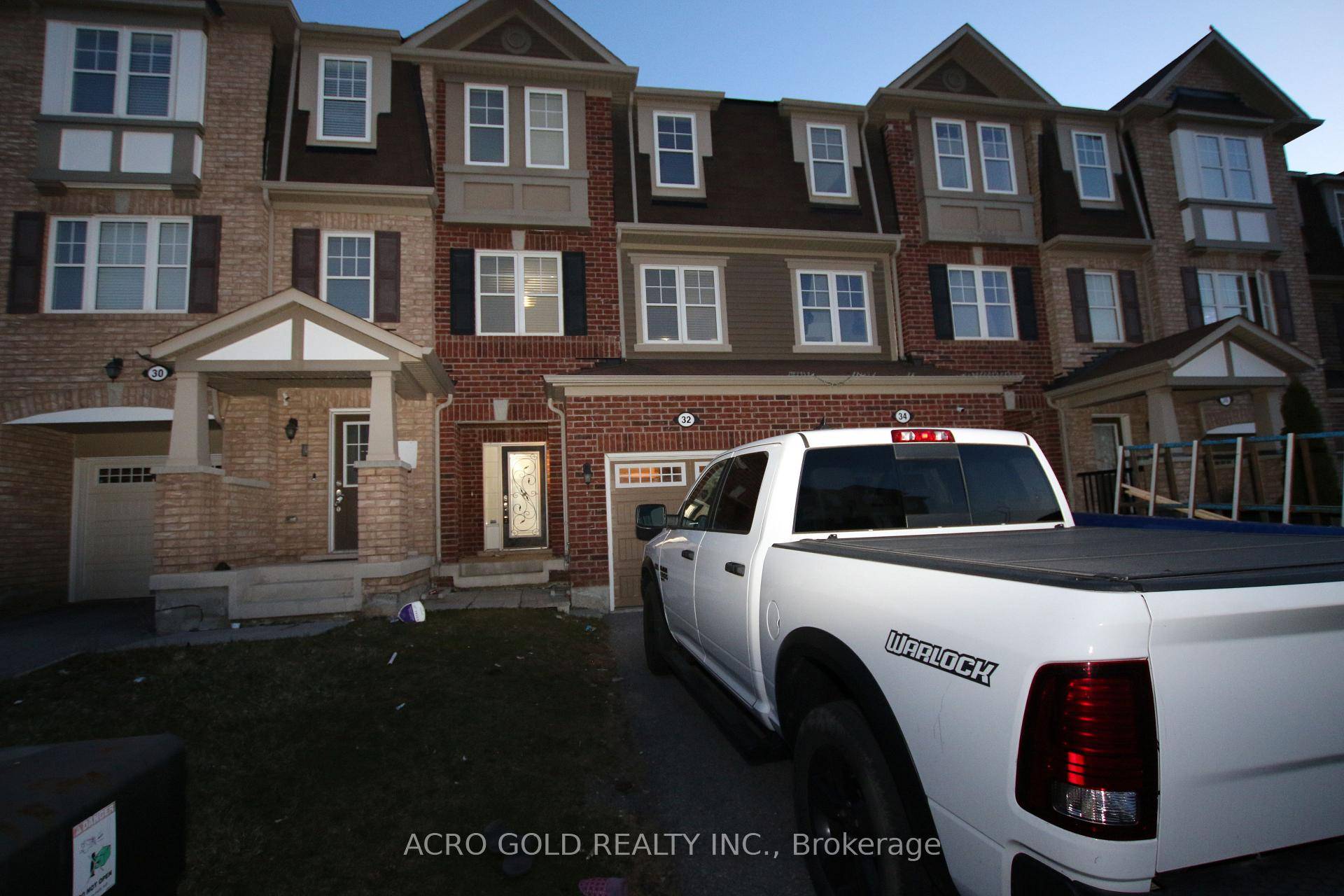 Full House Very Well Maintained, Spacious, Close To Go Station Mount Pleasant.