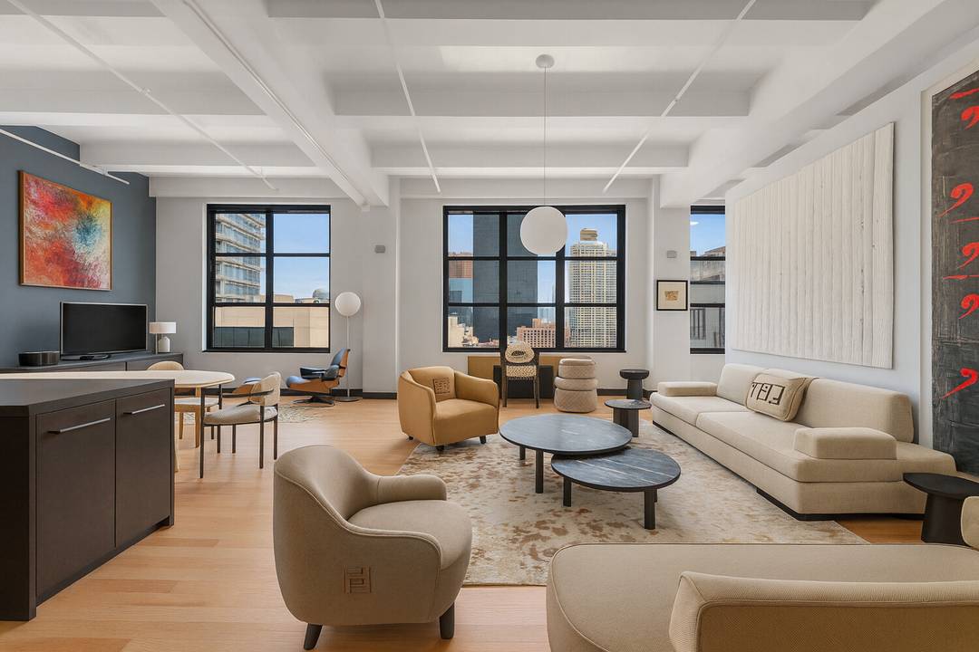 Experience refined loft living in this corner residence at the Glass Farmhouse, offering 1, 840 sq ft with north and west exposures capturing open skyline and Hudson River views.