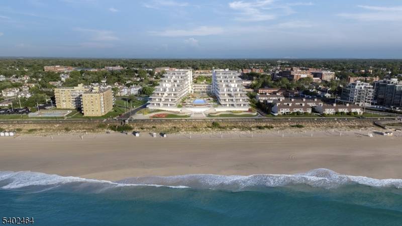 OCEANFRONT NEW CONSTRUCTION !