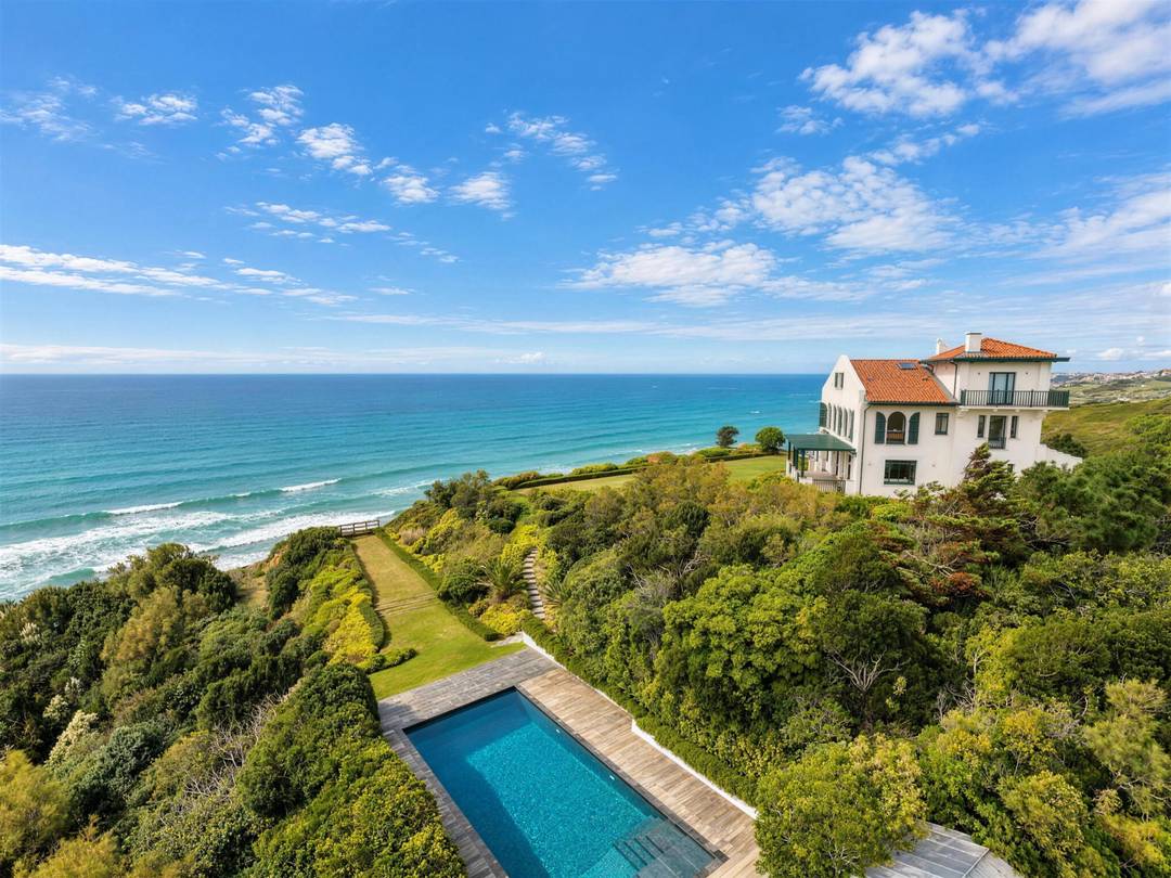 Bidart – an exceptional oceanfront estate with private beach access