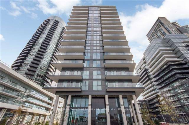 Stunning well managed and maintained only 18 Story building by the lake.