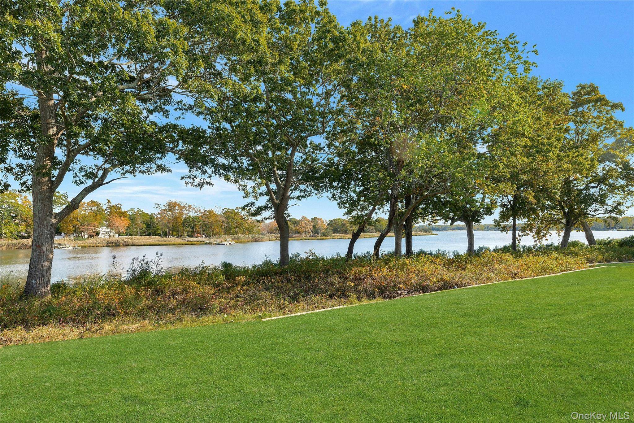 MAGNIFICENT WATERFRONT LIVING AT ITS BEST !