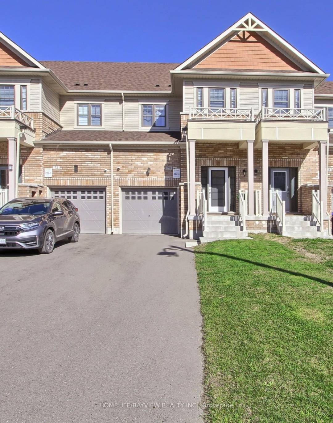 Stunning Freehold Townhouse located in family oriented neighbourhood.