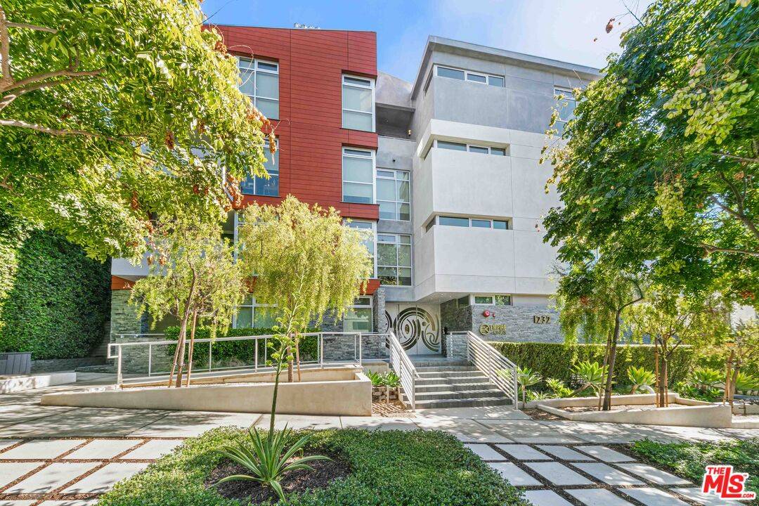 1232 N KINGS RD 2BR Sunset Strip La