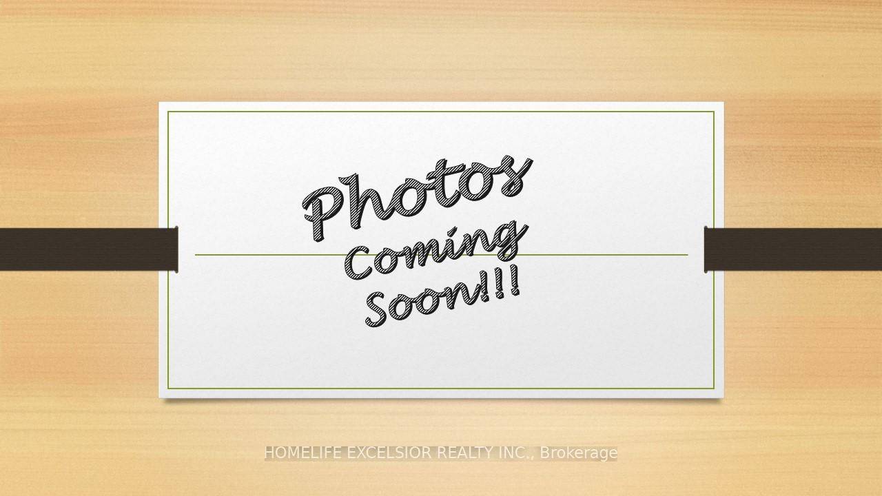 Charming and Well Maintained Detached Backsplit in a Prime Location !