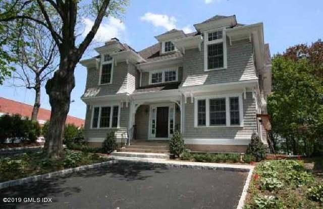High end, freshly painted Townhouse.