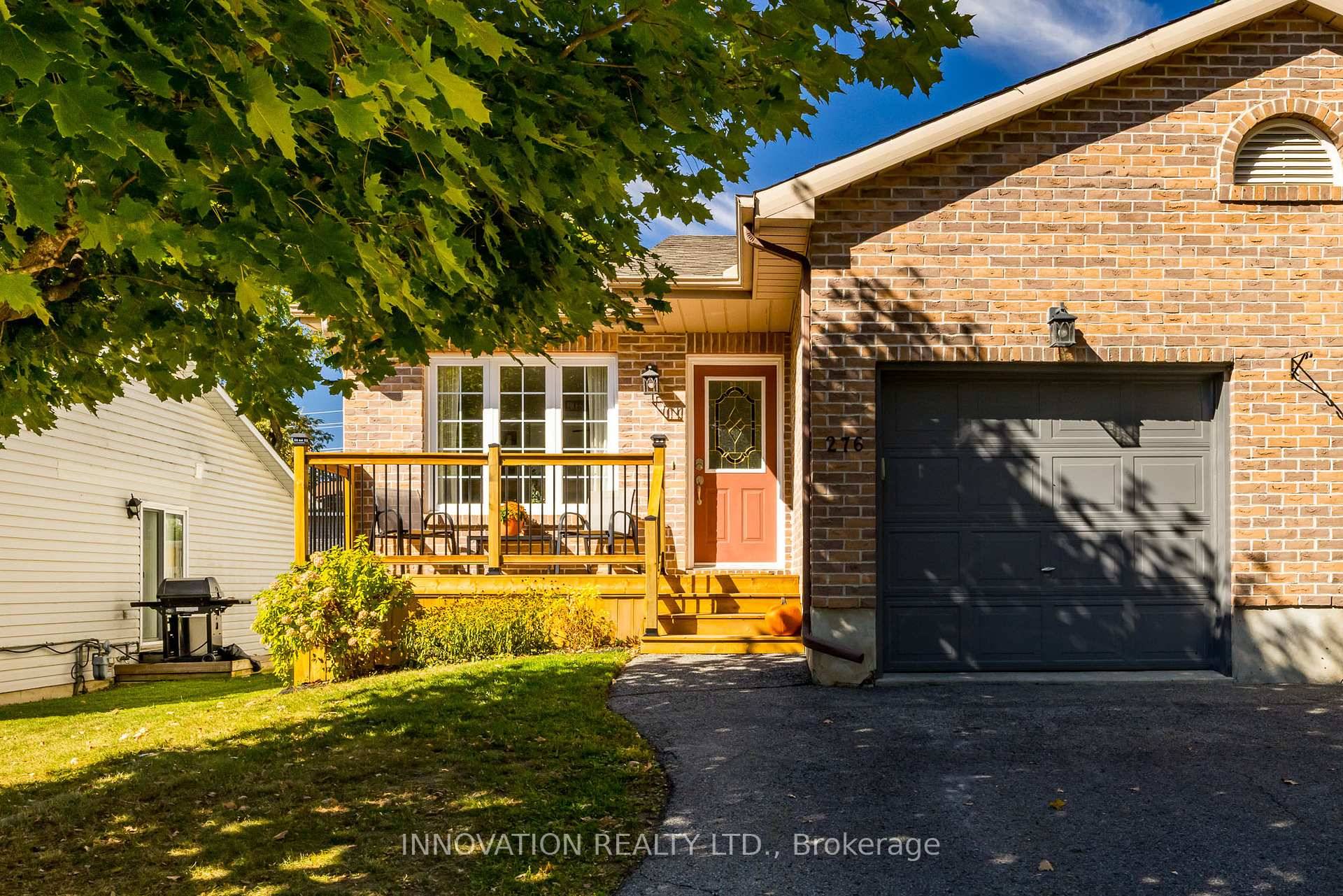 Welcome to this charming semi detached bungalow located on a quiet cul de sac in the picturesque town of Almonte.