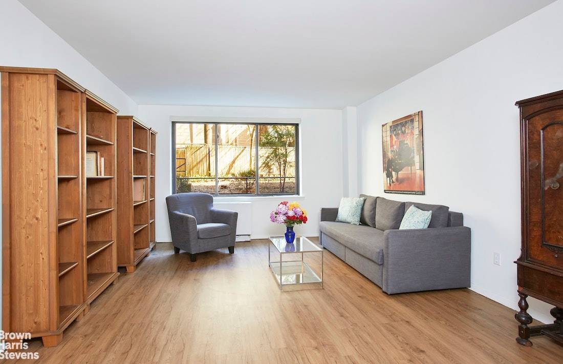 Peaceful Hell's Kitchen 1 BedroomLocated in a boutique condominium on a pretty residential block, just doors from the legendary Hit Factory, this peaceful, ground floor 1 Bedroom apartment is remarkably ...