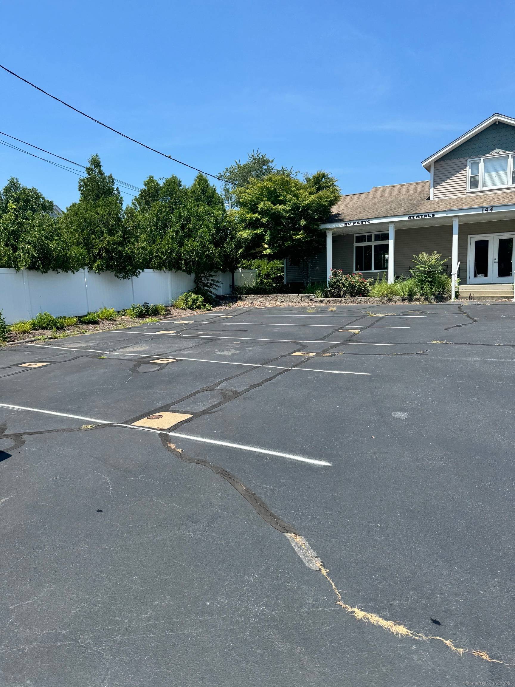 WESTBROOK 144 BOSTON POST RD NCD ZONE Large Retail space, flexible to customize.