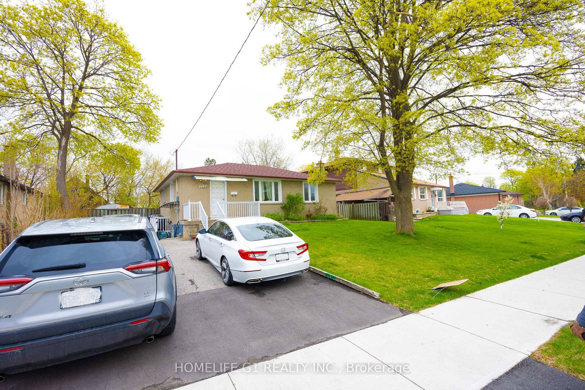 welcome to the 3 bed bungalow on 60 ft wide lot with 1 bed finished basement with separate entrance.