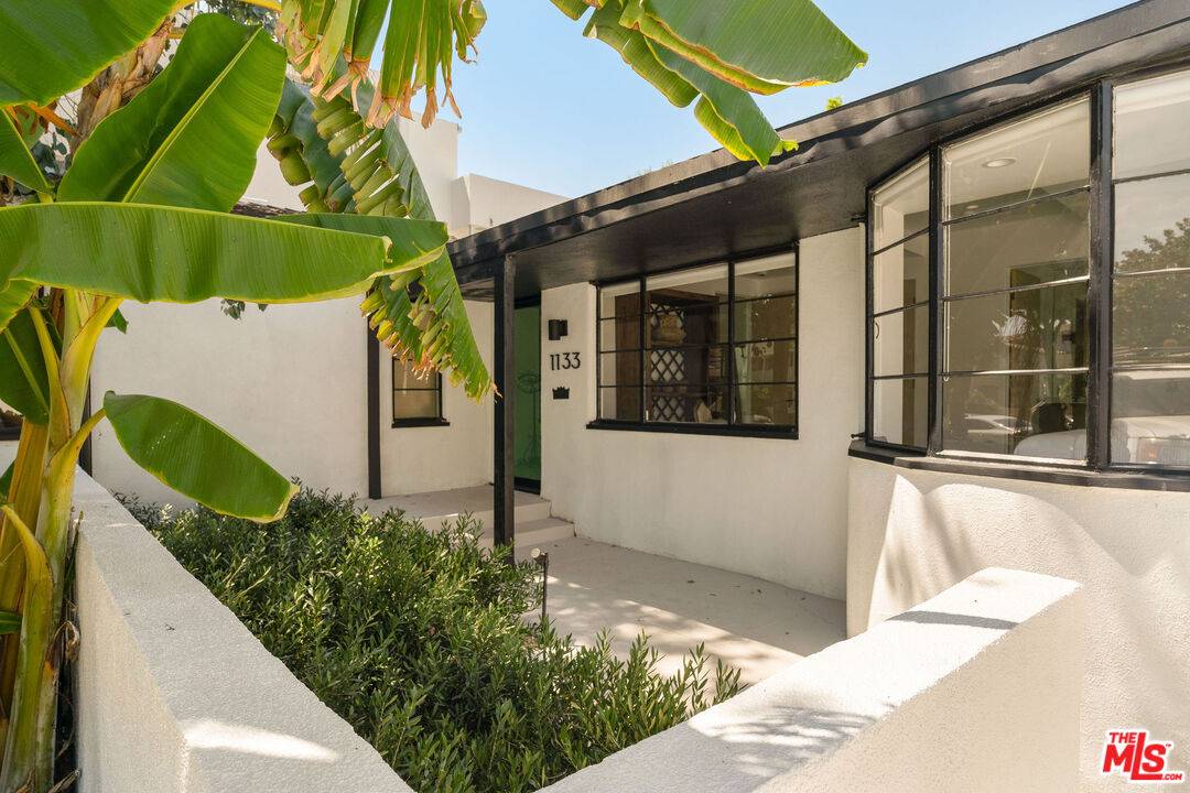 1133 S Cochran Ave 3BR La