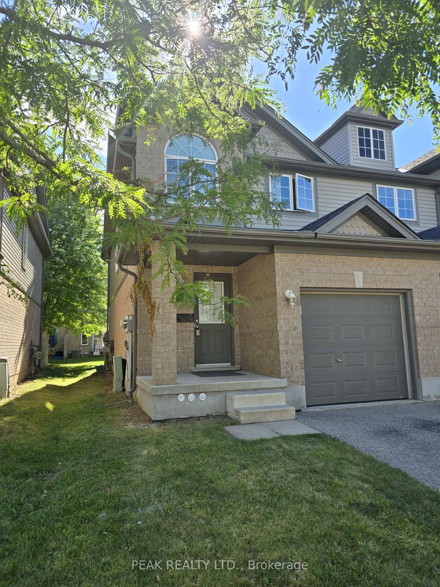 Look No Further ! Welcome to this spacious 3 bedroom, 2.