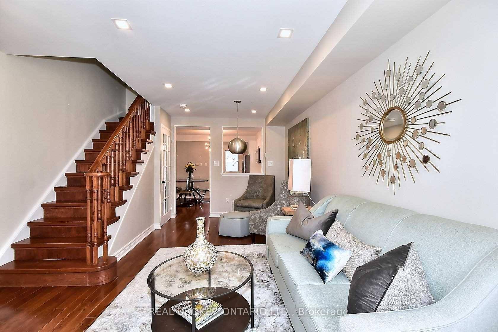 Discover urban style living in this stunning 3 bedroom townhouse located in the sought after Rouge community.