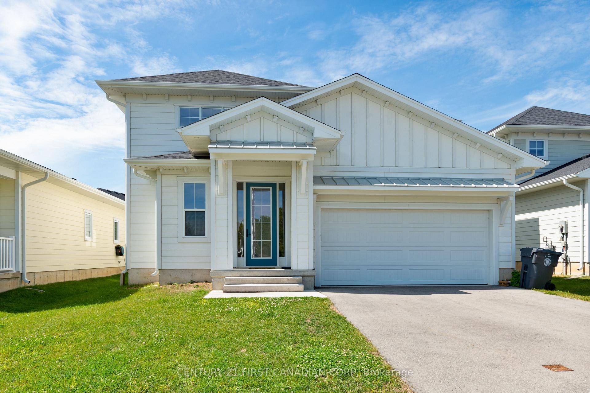 Welcome to 116 Sandcastle Key located in the sought after Kokomo Beach Club Community in beautiful Port Stanley !
